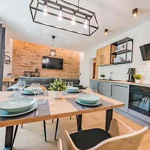  Apartament Bh Properties, Apartament Wyscigi